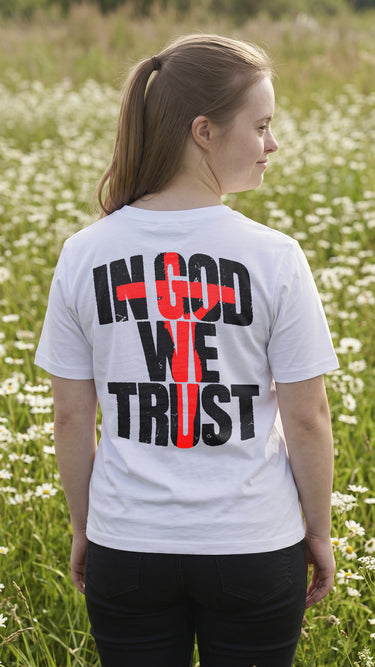 CAMISETA IN GOD WE TRUST
