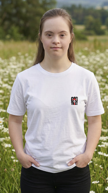 CAMISETA IN GOD WE TRUST